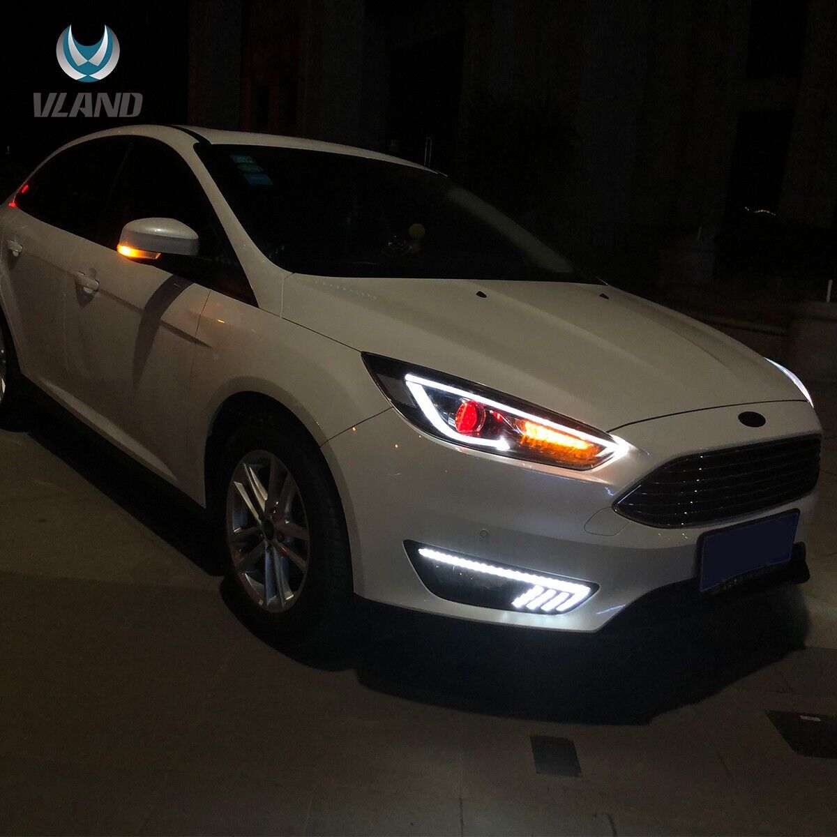 VLAND 15-18 Ford Focus 3 MK3 FL Lightbar DYNAMIC LED DRL Headlights Dual Beam