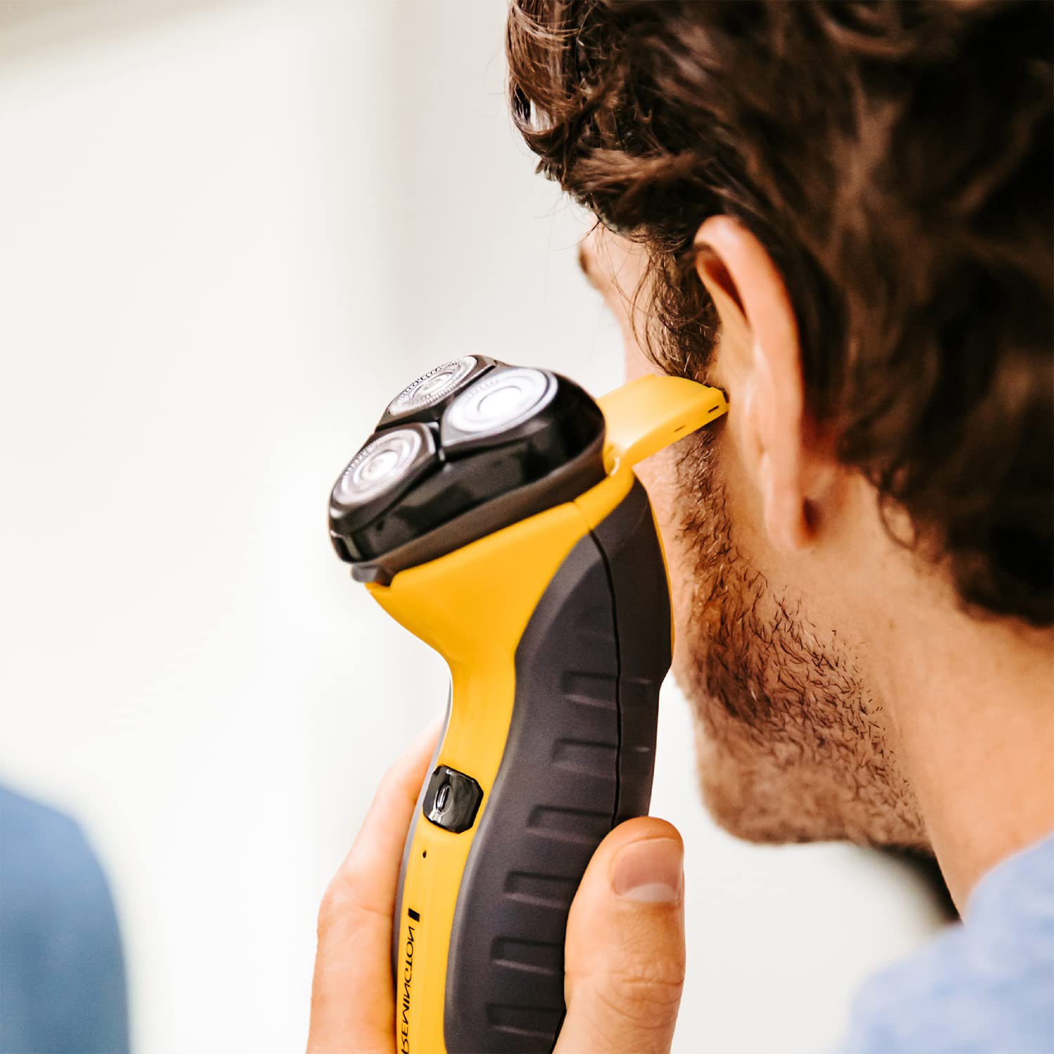 Remington Virtually Indestructible Men's Electric Shaver (Cordless, Wet & Dry, Rotary Shaver, Pop-up Detail Trimmer, 3-Day Stubble Styler Guard, USB Charging, 60-Minute Usage, 4-Hour Charge) PR1855